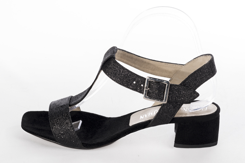Gloss black women's fully open sandals, with an instep strap. Square toe. Low flare heels. Profile view - Florence KOOIJMAN